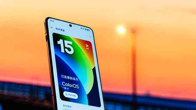 Ảnh thực tế đối thủ "nặng ký" của Xiaomi 15: Mặt lưng giả da, Snapdragon 8 Elite cực mạnh, chống nước IP69, pin 6.000mAh, giá 15,9 triệu đồng- Ảnh 14. Ảnh thực tế đối thủ "nặng ký" của Xiaomi 15: Mặt lưng giả da, Snapdragon 8 Elite cực mạnh, chống nước IP69, pin 6.000mAh, giá 15,9 triệu đồng- Ảnh 14.