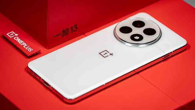 Ảnh thực tế đối thủ "nặng ký" của Xiaomi 15: Mặt lưng giả da, Snapdragon 8 Elite cực mạnh, chống nước IP69, pin 6.000mAh, giá 15,9 triệu đồng- Ảnh 16. Ảnh thực tế đối thủ "nặng ký" của Xiaomi 15: Mặt lưng giả da, Snapdragon 8 Elite cực mạnh, chống nước IP69, pin 6.000mAh, giá 15,9 triệu đồng- Ảnh 16.
