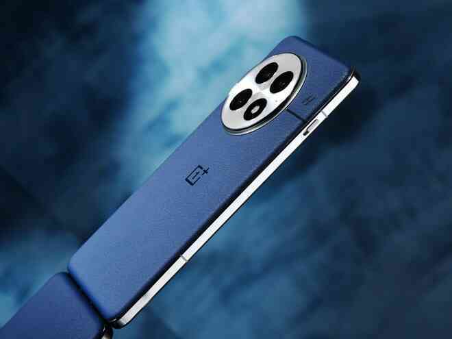 Ảnh thực tế đối thủ "nặng ký" của Xiaomi 15: Mặt lưng giả da, Snapdragon 8 Elite cực mạnh, chống nước IP69, pin 6.000mAh, giá 15,9 triệu đồng- Ảnh 18. Ảnh thực tế đối thủ "nặng ký" của Xiaomi 15: Mặt lưng giả da, Snapdragon 8 Elite cực mạnh, chống nước IP69, pin 6.000mAh, giá 15,9 triệu đồng- Ảnh 18.