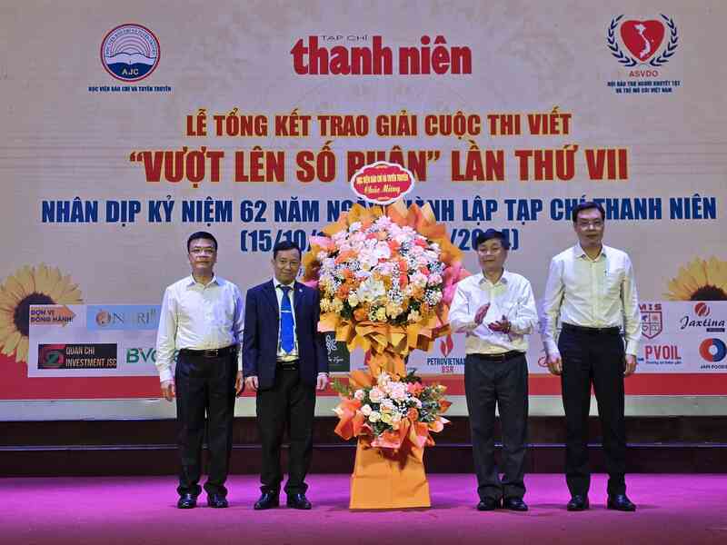Lễ tổng kết, trao giải cuộc thi viết 'Vượt lên số phận' lần VII- Ảnh 2. Lễ tổng kết, trao giải cuộc thi viết 'Vượt lên số phận' lần VII- Ảnh 2.