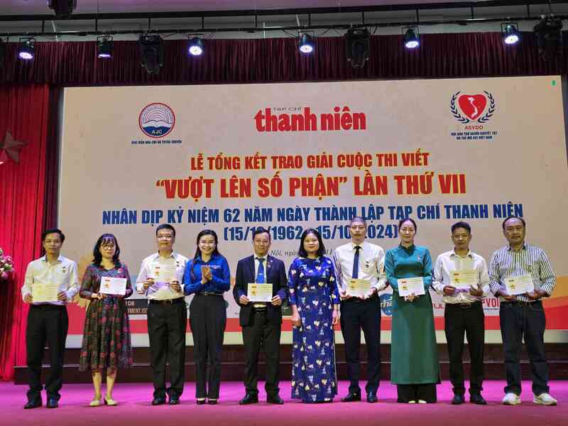 Lễ tổng kết, trao giải cuộc thi viết 'Vượt lên số phận' lần VII- Ảnh 13. Lễ tổng kết, trao giải cuộc thi viết 'Vượt lên số phận' lần VII- Ảnh 13.
