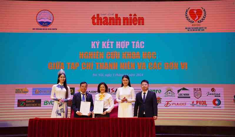 Lễ tổng kết, trao giải cuộc thi viết 'Vượt lên số phận' lần VII- Ảnh 16. Lễ tổng kết, trao giải cuộc thi viết 'Vượt lên số phận' lần VII- Ảnh 16.