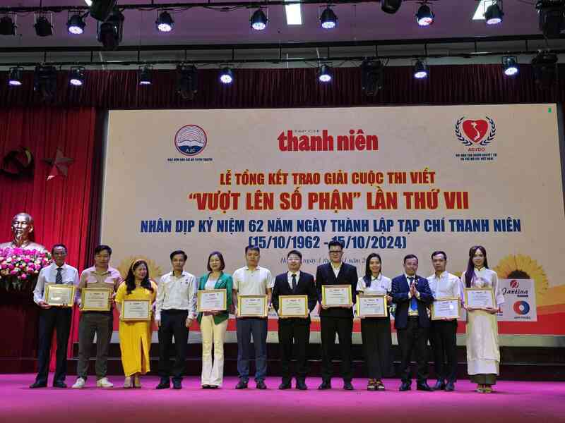 Lễ tổng kết, trao giải cuộc thi viết 'Vượt lên số phận' lần VII- Ảnh 20. Lễ tổng kết, trao giải cuộc thi viết 'Vượt lên số phận' lần VII- Ảnh 20.