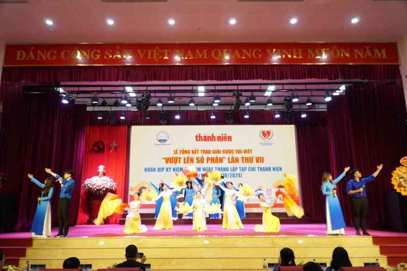 Lễ tổng kết, trao giải cuộc thi viết 'Vượt lên số phận' lần VII- Ảnh 23. Lễ tổng kết, trao giải cuộc thi viết 'Vượt lên số phận' lần VII- Ảnh 23.
