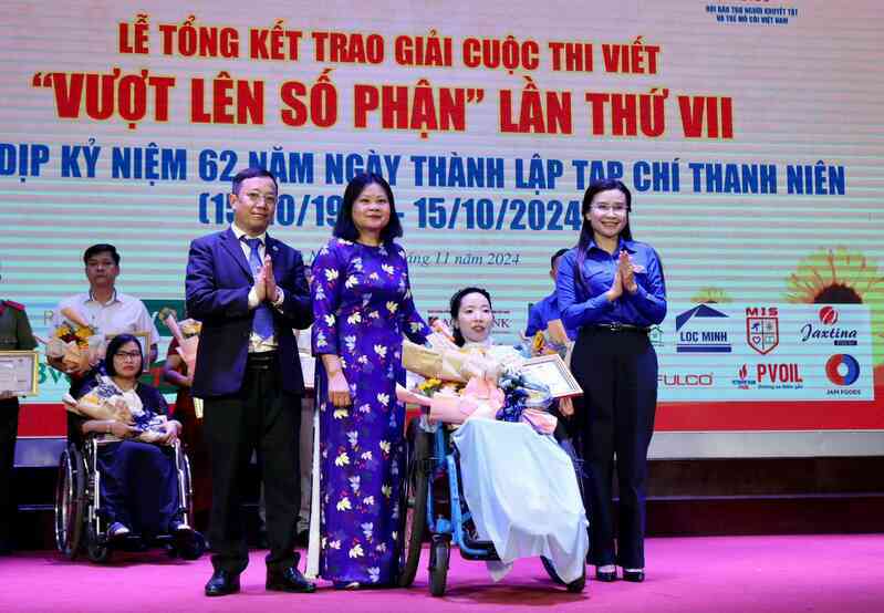 Lễ tổng kết, trao giải cuộc thi viết 'Vượt lên số phận' lần VII- Ảnh 5. Lễ tổng kết, trao giải cuộc thi viết 'Vượt lên số phận' lần VII- Ảnh 5.