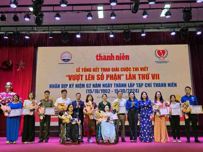 Lễ tổng kết, trao giải cuộc thi viết 'Vượt lên số phận' lần VII- Ảnh 6. Lễ tổng kết, trao giải cuộc thi viết 'Vượt lên số phận' lần VII- Ảnh 6.