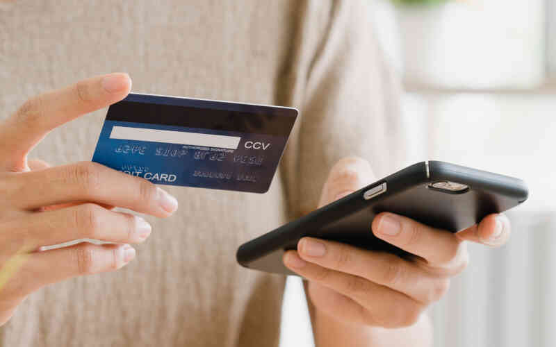 2 thay đổi lớn khi dùng thẻ ATM mà người dùng cần biết- Ảnh 2. 2 thay đổi lớn khi dùng thẻ ATM mà người dùng cần biết- Ảnh 2.