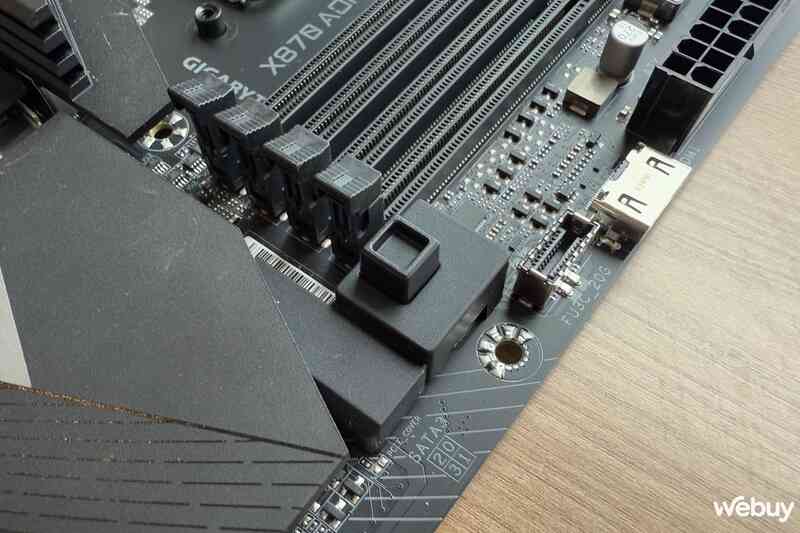 Đánh giá nhanh Gigabyte X870 AORUS Elite WiFi7: sẵn sàng đi tắt đón đầu về công nghệ- Ảnh 10. Đánh giá nhanh Gigabyte X870 AORUS Elite WiFi7: sẵn sàng đi tắt đón đầu về công nghệ- Ảnh 10.