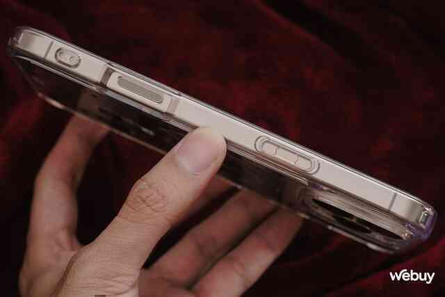 Đây là ốp lưng đẹp nhất cho iPhone 16 Pro Max: Giá chỉ 600.000 đồng, thiết kế "xuyên thấu" cực bền bỉ, tới từ thương hiệu có tiếng- Ảnh 12. Đây là ốp lưng đẹp nhất cho iPhone 16 Pro Max: Giá chỉ 600.000 đồng, thiết kế "xuyên thấu" cực bền bỉ, tới từ thương hiệu có tiếng- Ảnh 12.