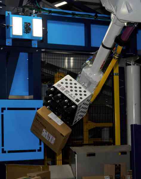 Giấc mơ robot của thế giới: Thay 6 công nhân làm việc liên tục, thao tác nhuần nhuyễn với hơn 200 triệu sản phẩm- Ảnh 3. Giấc mơ robot của thế giới: Thay 6 công nhân làm việc liên tục, thao tác nhuần nhuyễn với hơn 200 triệu sản phẩm- Ảnh 3.