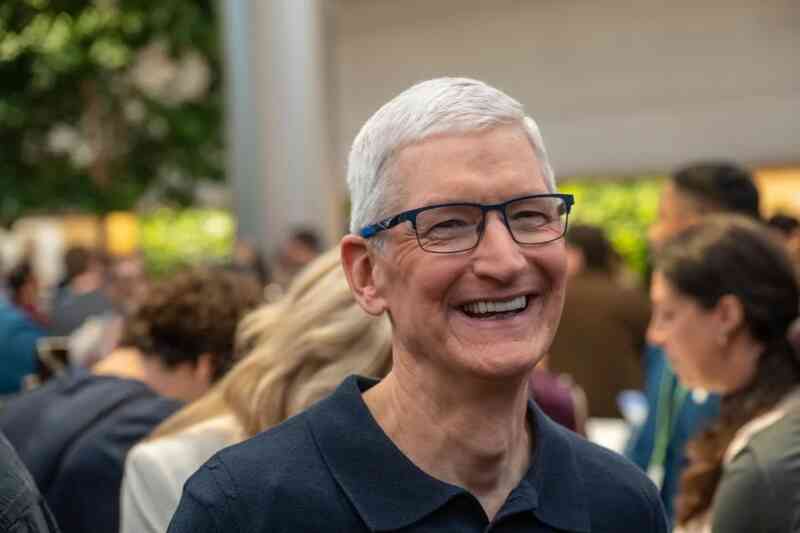 Tim Cook: Apple không thể làm gì nếu thiếu đối tác Trung Quốc