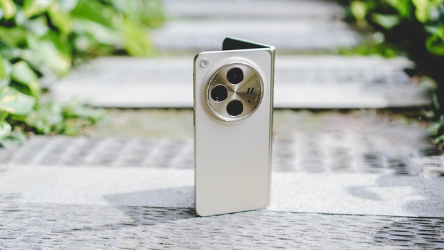 Ở Việt Nam hiện có những điện thoại gập nào đáng mua, giá bao nhiêu?- Ảnh 6. Ở Việt Nam hiện có những điện thoại gập nào đáng mua, giá bao nhiêu?- Ảnh 6.