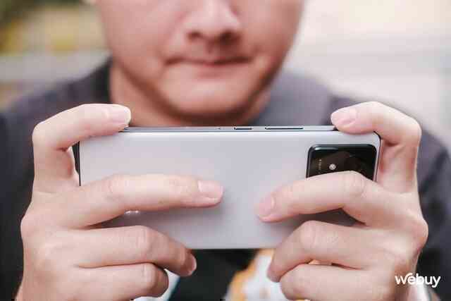 Trên tay ROG Phone 9: "Vũ khí tối thượng" của game thủ di động, giá 18 triệu đồng
