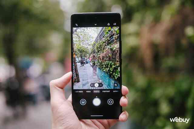 Trên tay ROG Phone 9: "Vũ khí tối thượng" của game thủ di động, giá 18 triệu đồng- Ảnh 15. Trên tay ROG Phone 9: "Vũ khí tối thượng" của game thủ di động, giá 18 triệu đồng- Ảnh 15.