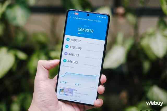 Trên tay ROG Phone 9: "Vũ khí tối thượng" của game thủ di động, giá 18 triệu đồng- Ảnh 17. Trên tay ROG Phone 9: "Vũ khí tối thượng" của game thủ di động, giá 18 triệu đồng- Ảnh 17.