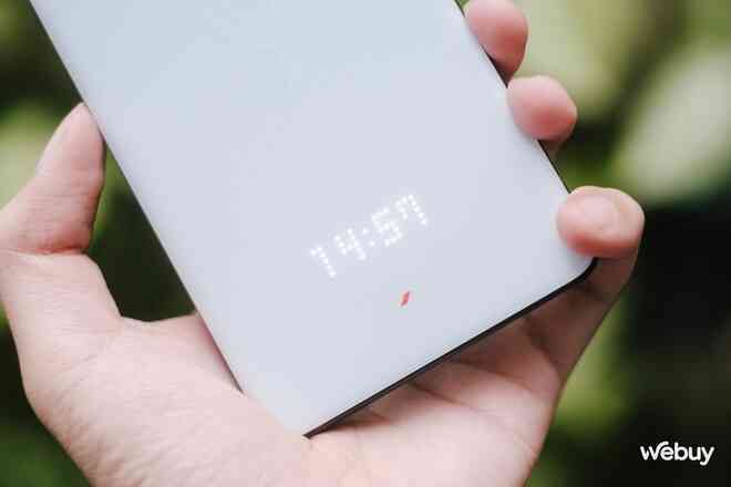 Trên tay ROG Phone 9: "Vũ khí tối thượng" của game thủ di động, giá 18 triệu đồng- Ảnh 5. Trên tay ROG Phone 9: "Vũ khí tối thượng" của game thủ di động, giá 18 triệu đồng- Ảnh 5.