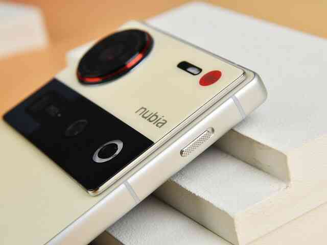 Trên tay smartphone có viền màn hình mỏng nhất thế giới: iPhone 16 Pro hay Xiaomi 15 cũng phải "chào thua"- Ảnh 6. Trên tay smartphone có viền màn hình mỏng nhất thế giới: iPhone 16 Pro hay Xiaomi 15 cũng phải "chào thua"- Ảnh 6.