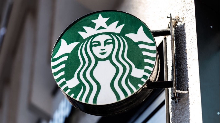 Starbucks bị hacker tấn công, phải dùng giấy bút chấm công