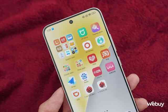 Trên tay Xiaomi 15 đầu tiên tại VN: Thiết kế nhỏ gọn cầm rất thích tay, có 2 nâng cấp này cực đáng tiền, giá từ 15,9 triệu đồng- Ảnh 26. Trên tay Xiaomi 15 đầu tiên tại VN: Thiết kế nhỏ gọn cầm rất thích tay, có 2 nâng cấp này cực đáng tiền, giá từ 15,9 triệu đồng- Ảnh 26.