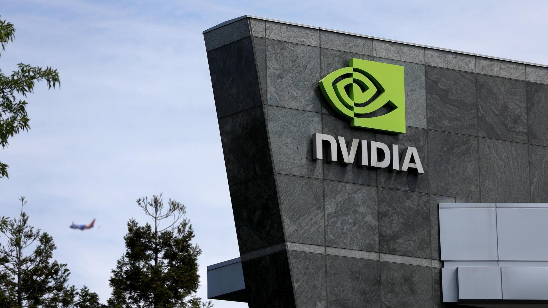 NVIDIA muốn đưa robot vào bệnh viện: Kỷ nguyên AI vật lý sắp tới?