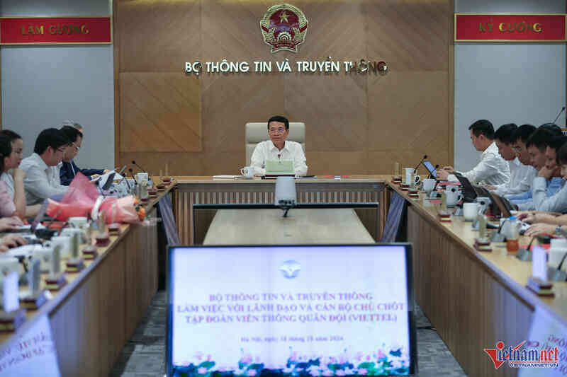 Thứ trưởng Bùi Hoàng Phương làm người phát ngôn Bộ TT&TT