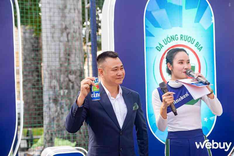 Tận hưởng thức uống không cồn Heineken 0.0, hào hứng trải nghiệm lái xe an toàn tại Ngày hội Tuyên truyền Pháp luật Việt Nam- Ảnh 7. Tận hưởng thức uống không cồn Heineken 0.0, hào hứng trải nghiệm lái xe an toàn tại Ngày hội Tuyên truyền Pháp luật Việt Nam- Ảnh 7.