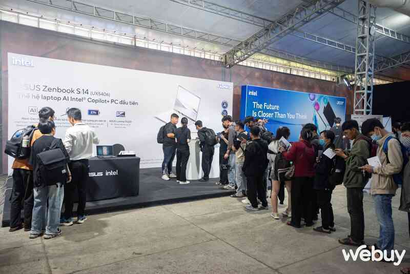 Người trẻ hào hứng với loạt trải nghiệm AI độc đáo tại Intel AIvolution 2024- Ảnh 15. Người trẻ hào hứng với loạt trải nghiệm AI độc đáo tại Intel AIvolution 2024- Ảnh 15.
