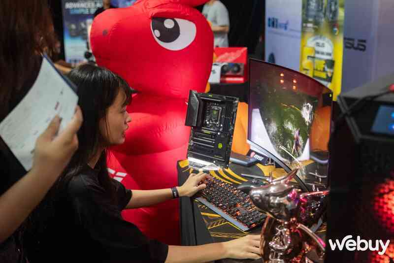 Người trẻ hào hứng với loạt trải nghiệm AI độc đáo tại Intel AIvolution 2024- Ảnh 18. Người trẻ hào hứng với loạt trải nghiệm AI độc đáo tại Intel AIvolution 2024- Ảnh 18.