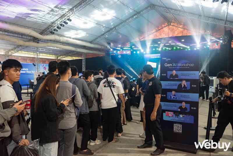 Người trẻ hào hứng với loạt trải nghiệm AI độc đáo tại Intel AIvolution 2024- Ảnh 20. Người trẻ hào hứng với loạt trải nghiệm AI độc đáo tại Intel AIvolution 2024- Ảnh 20.