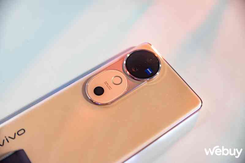 vivo "chơi lớn" với chiến dịch Pro-Fest: Quy tụ toàn NAG thời trang đình đám, tôn vinh vẻ đẹp Việt- Ảnh 6. vivo "chơi lớn" với chiến dịch Pro-Fest: Quy tụ toàn NAG thời trang đình đám, tôn vinh vẻ đẹp Việt- Ảnh 6.