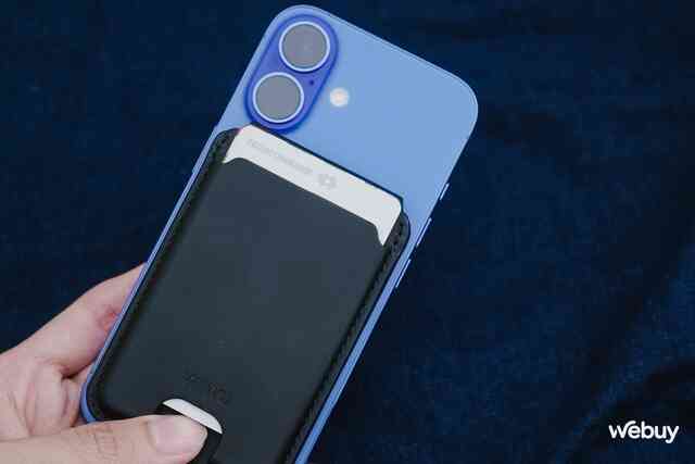 Phụ kiện ví đa năng kiêm chân đế mà ai cũng nên có: Giá chỉ hơn 200.000 đồng, đựng được nhiều thẻ, tích hợp chân đế linh hoạt- Ảnh 7. Phụ kiện ví đa năng kiêm chân đế mà ai cũng nên có: Giá chỉ hơn 200.000 đồng, đựng được nhiều thẻ, tích hợp chân đế linh hoạt- Ảnh 7.