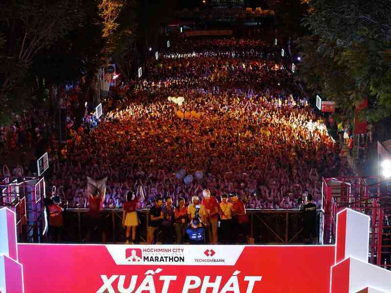 Gần 18.000 chân chạy hội tụ tại Giải Marathon Quốc Tế TP.HCM Techcombank lần thứ 7