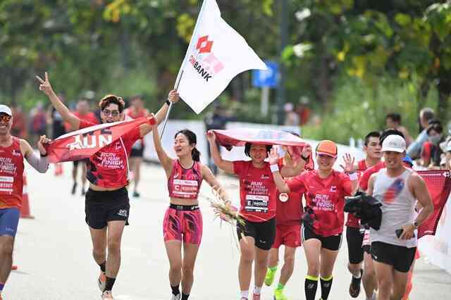 Gần 18.000 chân chạy hội tụ tại Giải Marathon Quốc Tế TP.HCM Techcombank lần thứ 7- Ảnh 2. Gần 18.000 chân chạy hội tụ tại Giải Marathon Quốc Tế TP.HCM Techcombank lần thứ 7- Ảnh 2.