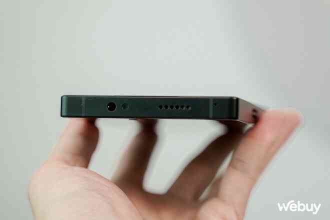 Trải nghiệm sớm REDMAGIC 10 Pro: Snapdragon 8 Elite, quạt tản nhiệt "xịn" kết hợp kim loại lỏng, thiết kế ngầu đúng chuẩn gaming phone, giá từ 17.99 triệu- Ảnh 6. Trải nghiệm sớm REDMAGIC 10 Pro: Snapdragon 8 Elite, quạt tản nhiệt "xịn" kết hợp kim loại lỏng, thiết kế ngầu đúng chuẩn gaming phone, giá từ 17.99 triệu- Ảnh 6.