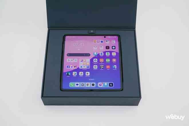 Trên tay điện thoại gập mỏng nhẹ nhất thế giới: Galaxy Z Fold6 hay OPPO Find N3 cũng phải "chào thua", giá chính hãng 39,99 triệu đồng- Ảnh 3. Trên tay điện thoại gập mỏng nhẹ nhất thế giới: Galaxy Z Fold6 hay OPPO Find N3 cũng phải "chào thua", giá chính hãng 39,99 triệu đồng- Ảnh 3.