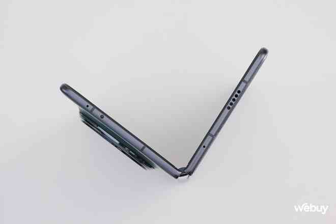 Trên tay điện thoại gập mỏng nhẹ nhất thế giới: Galaxy Z Fold6 hay OPPO Find N3 cũng phải "chào thua", giá chính hãng 39,99 triệu đồng- Ảnh 8. Trên tay điện thoại gập mỏng nhẹ nhất thế giới: Galaxy Z Fold6 hay OPPO Find N3 cũng phải "chào thua", giá chính hãng 39,99 triệu đồng- Ảnh 8.