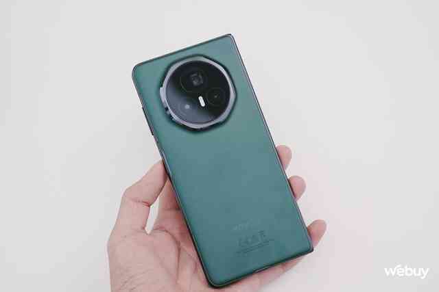 Trên tay điện thoại gập mỏng nhẹ nhất thế giới: Galaxy Z Fold6 hay OPPO Find N3 cũng phải "chào thua", giá chính hãng 39,99 triệu đồng- Ảnh 10. Trên tay điện thoại gập mỏng nhẹ nhất thế giới: Galaxy Z Fold6 hay OPPO Find N3 cũng phải "chào thua", giá chính hãng 39,99 triệu đồng- Ảnh 10.