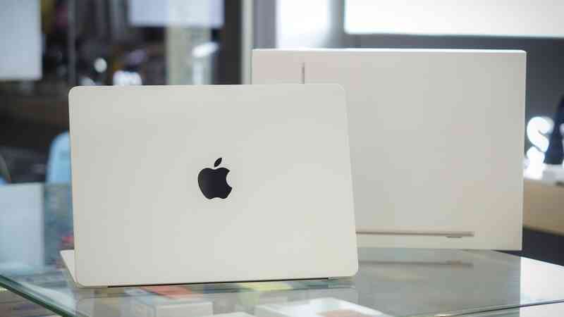 Giá MacBook Air M2 giảm sâu tại Việt Nam