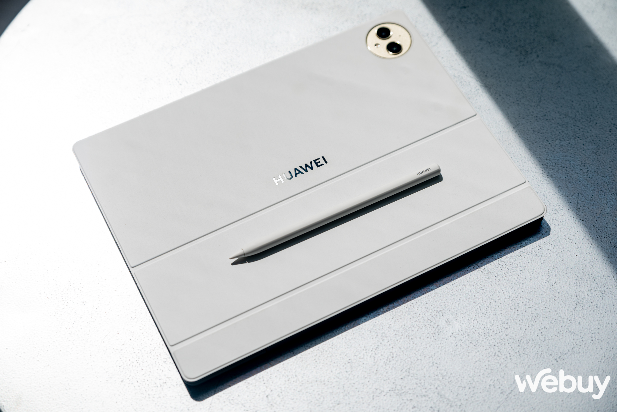 Cận cảnh Huawei MatePad Pro: Liệu có đủ "Pro" để thay thế một chiếc laptop?- Ảnh 16. Cận cảnh Huawei MatePad Pro: Liệu có đủ "Pro" để thay thế một chiếc laptop?- Ảnh 16.