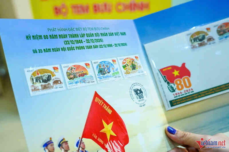 W-phat hanh tem ky niem 80 nam quan doi 1 1.jpg