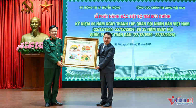 W-phat hanh tem ky niem 80 nam quan doi 0.jpg
