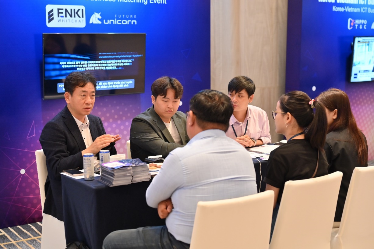 ENKI WhiteHat nhận giải thưởng đổi mới sáng tạo tại Techfest Vietnam 2024