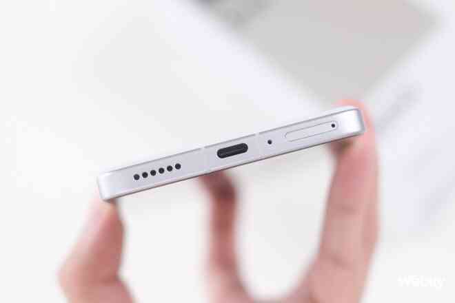 Trên tay điện thoại Xiaomi giá chỉ hơn 13 triệu nhưng trang bị chip Snapdragon 8 Elite cực mạnh, thiết kế đẹp, pin 6.000mAh, có cả vân tay siêu âm- Ảnh 10. Trên tay điện thoại Xiaomi giá chỉ hơn 13 triệu nhưng trang bị chip Snapdragon 8 Elite cực mạnh, thiết kế đẹp, pin 6.000mAh, có cả vân tay siêu âm- Ảnh 10.