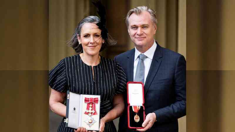 Vợ chồng đạo diễn Christopher Nolan được phong tước Hiệp sĩ sau thành công của Oppenheimer