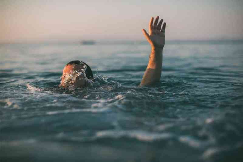 Làm thế nào để sống sót khi bất ngờ bị rơi xuống nước sâu, ngay cả khi bạn không biết bơi: Kính thực tế ảo có thể giúp- Ảnh 3. Làm thế nào để sống sót khi bất ngờ bị rơi xuống nước sâu, ngay cả khi bạn không biết bơi: Kính thực tế ảo có thể giúp- Ảnh 3.