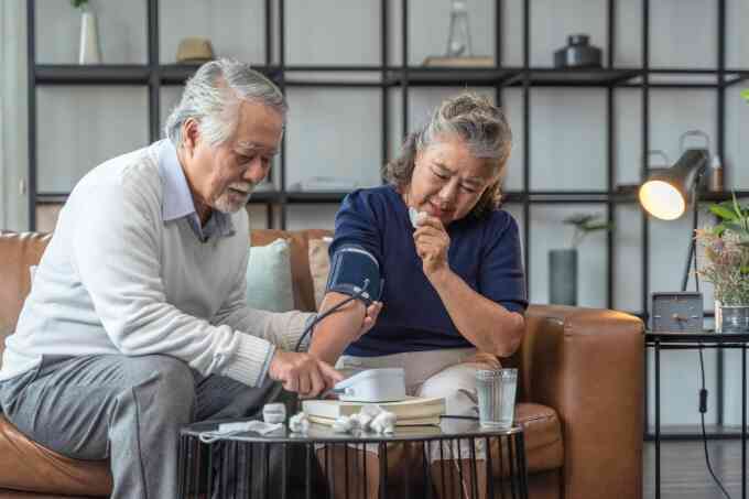 3 thói quen buổi sáng khiến huyết áp tăng vọt, đe dọa rút ngắn tuổi thọ: Nhiều người vẫn thường làm mà không biết