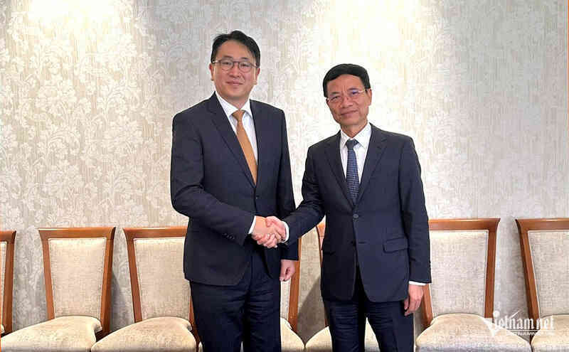 W-Bo truong Nguyen Manh Hung Nhat Ban 2.jpg