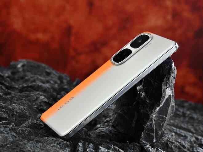 Điện thoại Dimensity 9400 giá rẻ nhất: Thiết kế đẹp, có vân tay siêu âm, pin 6.100mAh kèm sạc nhanh 120W mà giá chỉ bằng nửa OPPO Find X8 Pro- Ảnh 17. Điện thoại Dimensity 9400 giá rẻ nhất: Thiết kế đẹp, có vân tay siêu âm, pin 6.100mAh kèm sạc nhanh 120W mà giá chỉ bằng nửa OPPO Find X8 Pro- Ảnh 17.