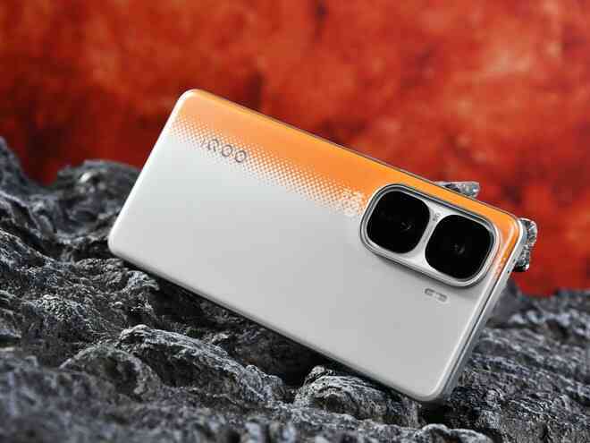 Điện thoại Dimensity 9400 giá rẻ nhất: Thiết kế đẹp, có vân tay siêu âm, pin 6.100mAh kèm sạc nhanh 120W mà giá chỉ bằng nửa OPPO Find X8 Pro- Ảnh 19. Điện thoại Dimensity 9400 giá rẻ nhất: Thiết kế đẹp, có vân tay siêu âm, pin 6.100mAh kèm sạc nhanh 120W mà giá chỉ bằng nửa OPPO Find X8 Pro- Ảnh 19.
