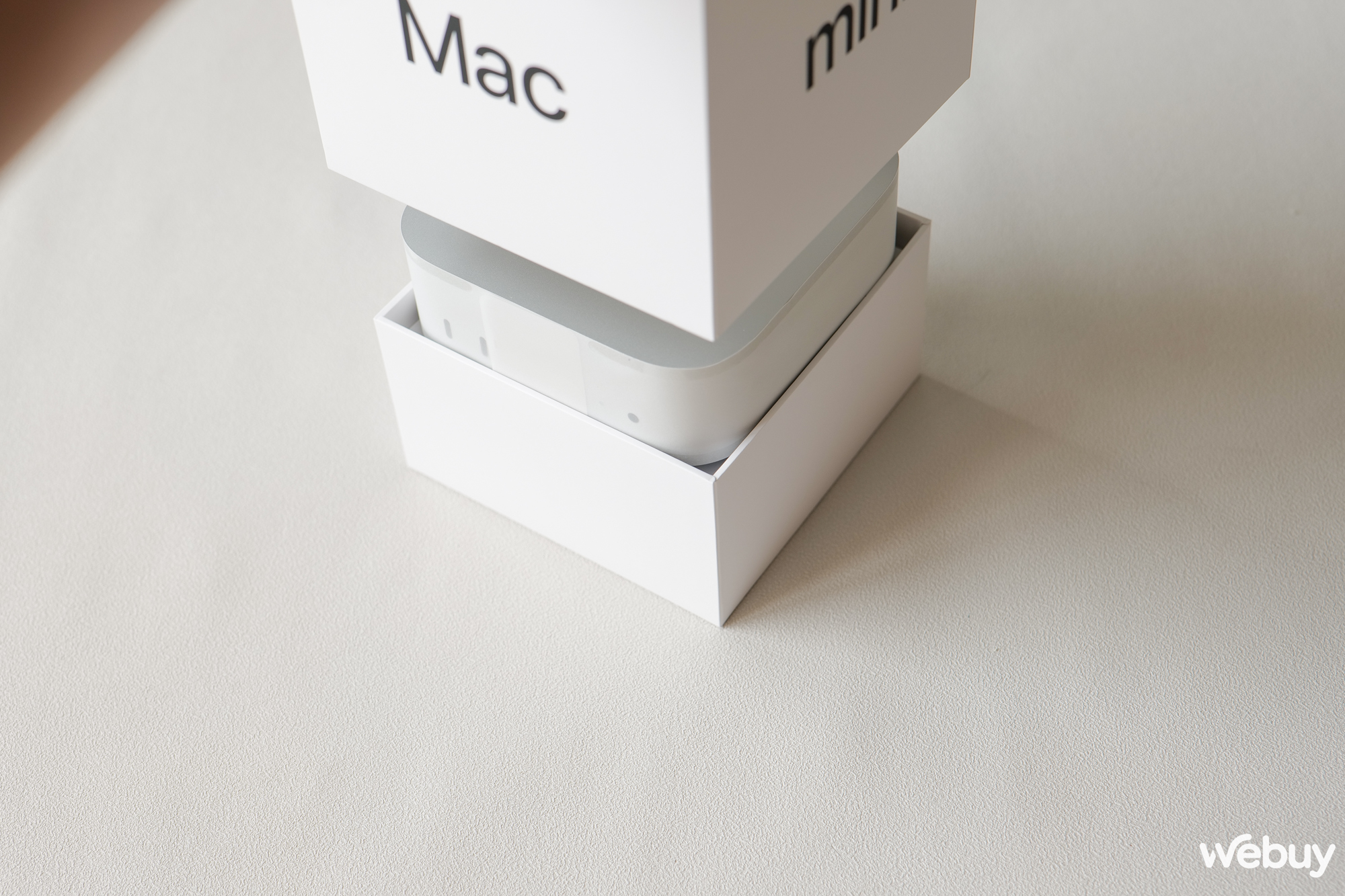 Mở hộp trải nghiệm nhanh Mac mini M4 Pro chính hãng: Quá nhỏ, quá nhẹ nhưng sức mạnh lại to lớn vô cùng- Ảnh 3. Mở hộp trải nghiệm nhanh Mac mini M4 Pro chính hãng: Quá nhỏ, quá nhẹ nhưng sức mạnh lại to lớn vô cùng- Ảnh 3.